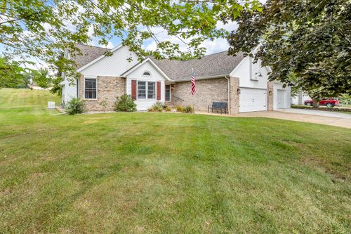 2018 W Coachlight Dr, Jackson, MI, 49201-8941 | Card Image