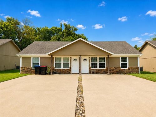 610 B W Market St, Warrensburg, MO, 64093-1532 | Card Image