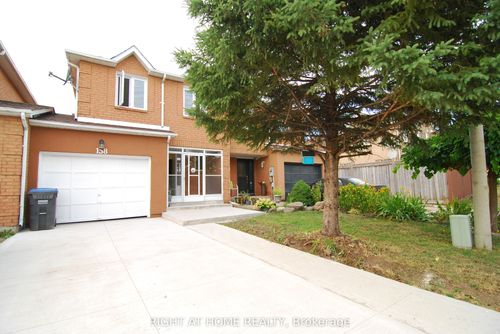 158 Toba Cres, Brampton, ON, L6Z4R9 | Card Image