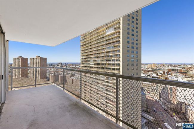 6050 Kennedy Blvd, Condo with 2 bedrooms, 2 bathrooms and null parking in West New York NJ | Image 12