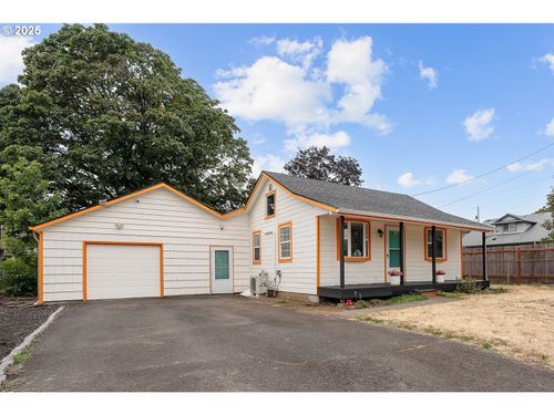 8433 Se 67th Ave, Portland, OR, 97206-8833 | Card Image