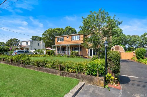 1132 Namdac Ave, Bay Shore, NY, 11706-6128 | Card Image