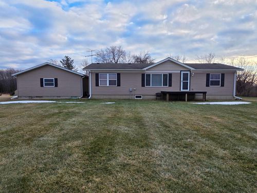 2064 165th Street, New Hampton, IA, 50659 | Card Image