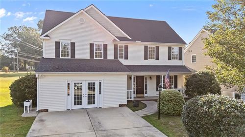1811 Longmont Dr, Kernersville, NC, 27284-7788 | Card Image