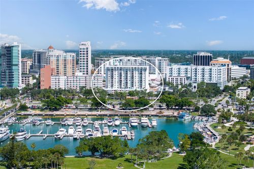 5g-101 S Gulfstream Ave, SARASOTA, FL, 34236-8917 | Card Image