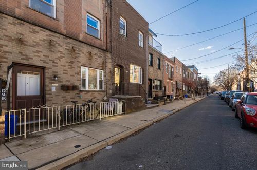 910 Mountain St, PHILADELPHIA, PA, 19148-1118 | Card Image