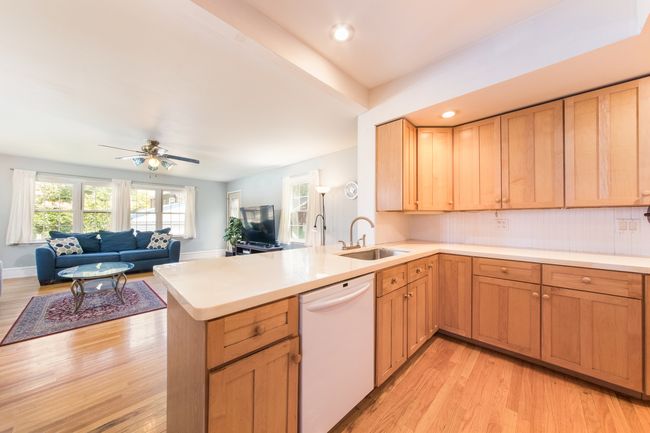 1521 S Prospect Ave, Home with 4 bedrooms, 3 bathrooms and null parking in Park Ridge IL | Image 9