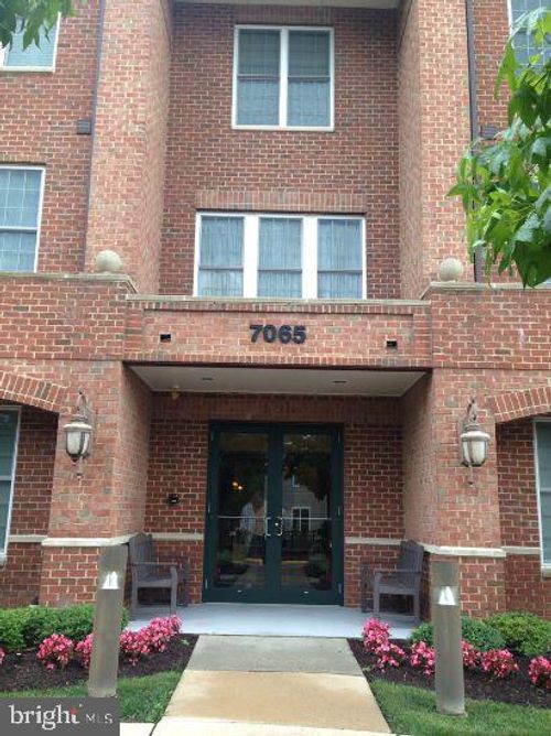 7065 Heritage Hunt Dr, GAINESVILLE, VA, 20155-3152 | Card Image