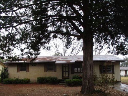 414 Birch St, Adel, GA, 31620-1861 | Card Image