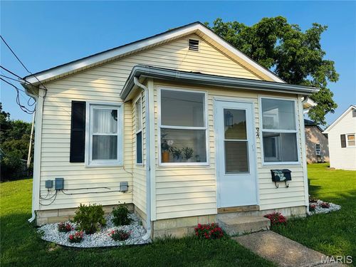 34 S Center St, Sullivan, MO, 63080-2002 | Card Image