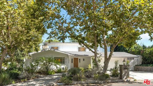 5220 Melvin Ave, Tarzana, CA, 91356 | Card Image