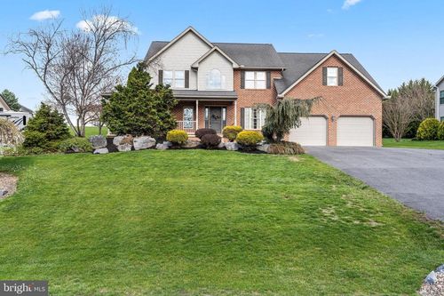 1831 Bell Ave, Chambersburg, PA, 17202-7421 | Card Image
