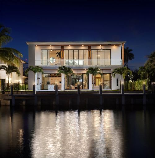 2 Sunset Ln, Pompano Beach, FL, 33062-7304 | Card Image