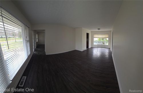 25825 Sierra Dr, Novi, MI, 48374-2335 | Card Image