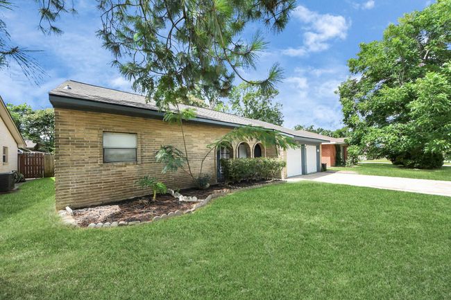 1833 El Mar Ln, House other with 3 bedrooms, 2 bathrooms and 2 parking in Seabrook TX | Image 35