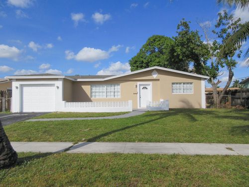 3601 Nw 40th St, Lauderdale Lakes, FL, 33309-4826 | Card Image