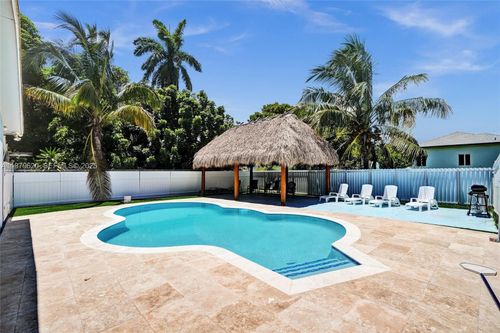 16000 N Miami Ave, Miami, FL, 33169-6532 | Card Image