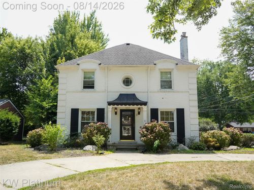 657 Hawthorne Rd, Grosse Pointe Woods, MI, 48236-1465 | Card Image