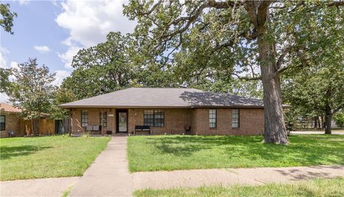 4017 Woodcrest Dr, Bryan, TX, 77802-3647 | Card Image
