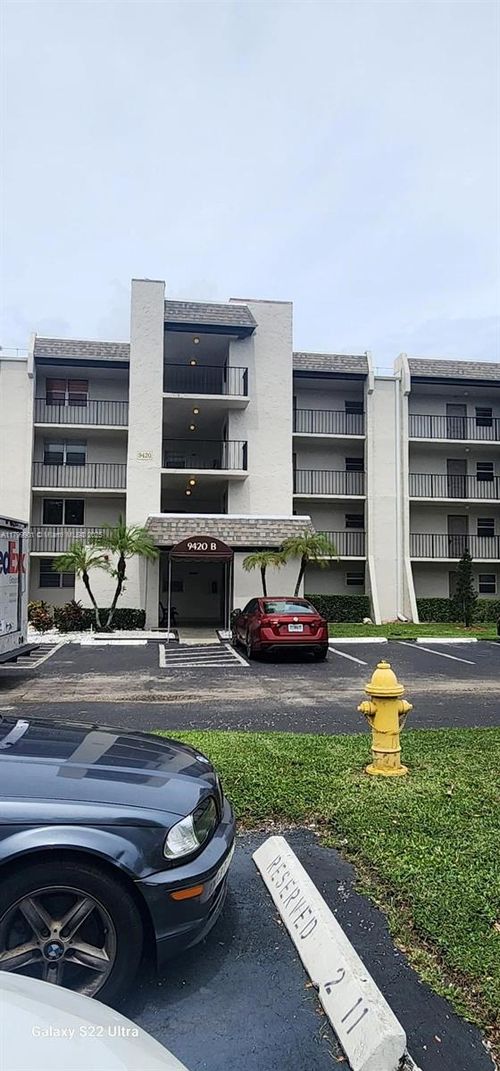 apt-310-9420 Poinciana Pl, Davie, FL, 33324-4849 | Card Image