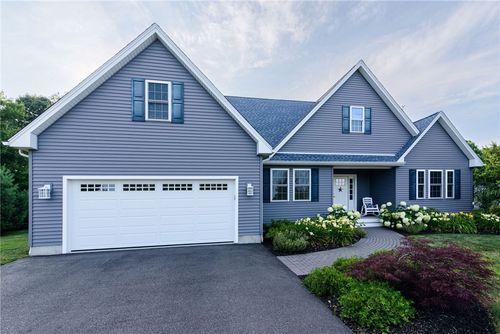 11 Kendall Ct, Charlestown, RI, 02813-2527 | Card Image