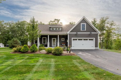 126 Harvard Ave, Auburn, NH, 03032-3995 | Card Image