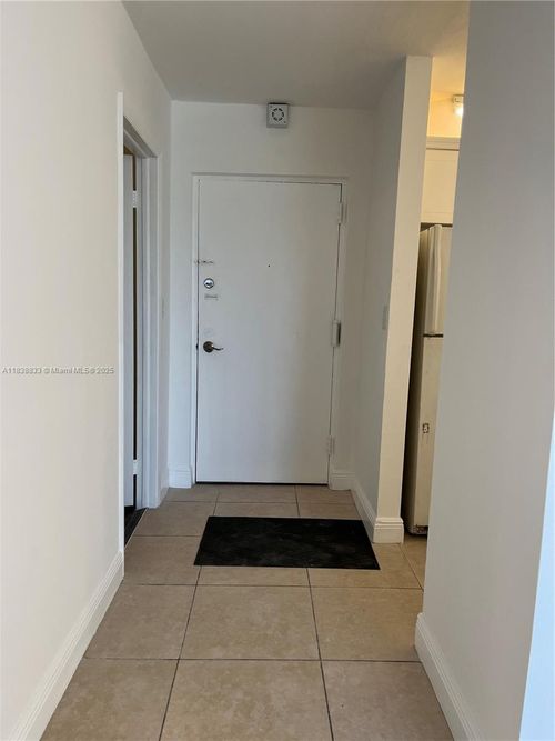 a4b-14830 Naranja Lakes Blvd, Homestead, FL, 33032-8337 | Card Image
