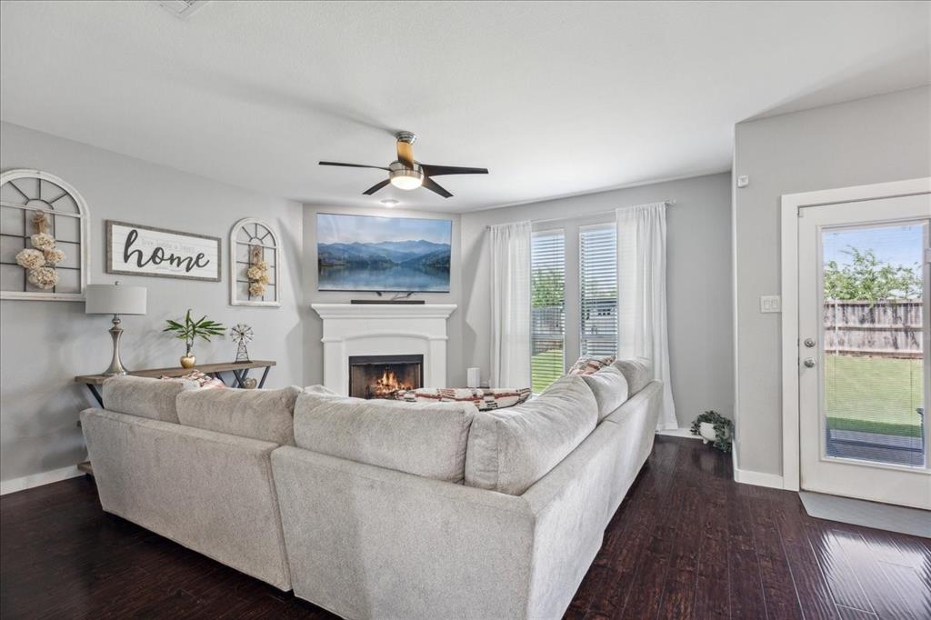 Erinmoor Trl, Haslet, TX 76052