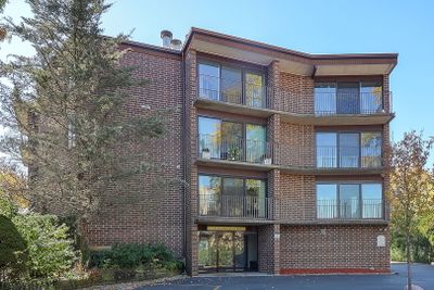 2G - 5146 Belden Avenue, Condo with 2 bedrooms, 2 bathrooms and 2 parking in Downers Grove IL | Image 1