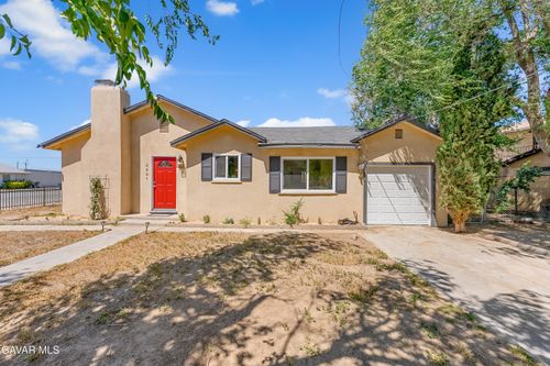 2901 Desert St, Rosamond, CA, 93560-6168 | Card Image