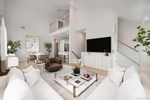 142 August Cir, East Northport, NY, 11731-4841 | Card Image