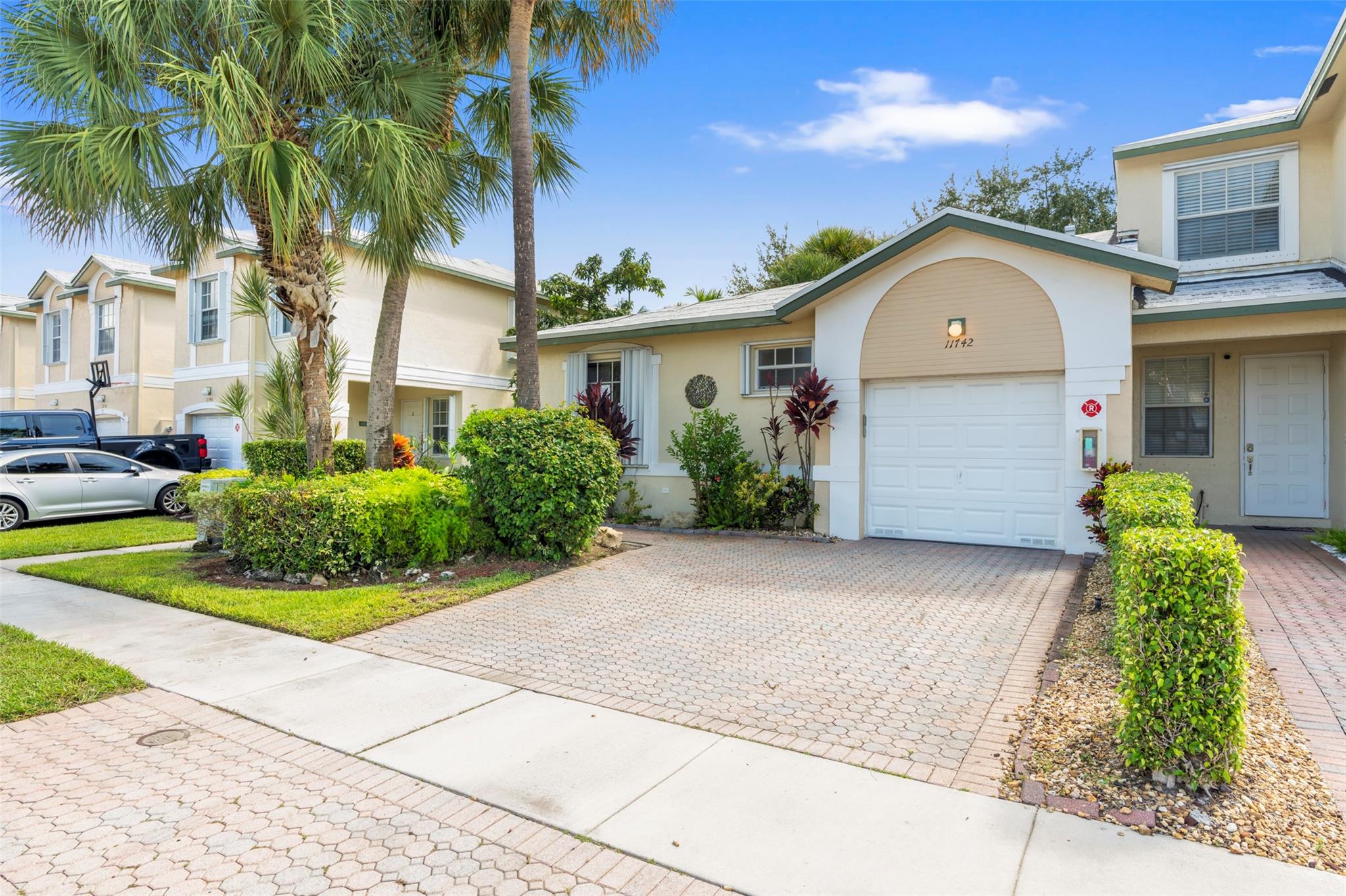 47th Dr, Coral Springs, FL 33076
