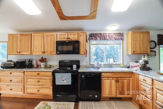 32290 Rice Rd, House other with 3 bedrooms, 2 bathrooms and 4 parking in Unity OR | Image 11