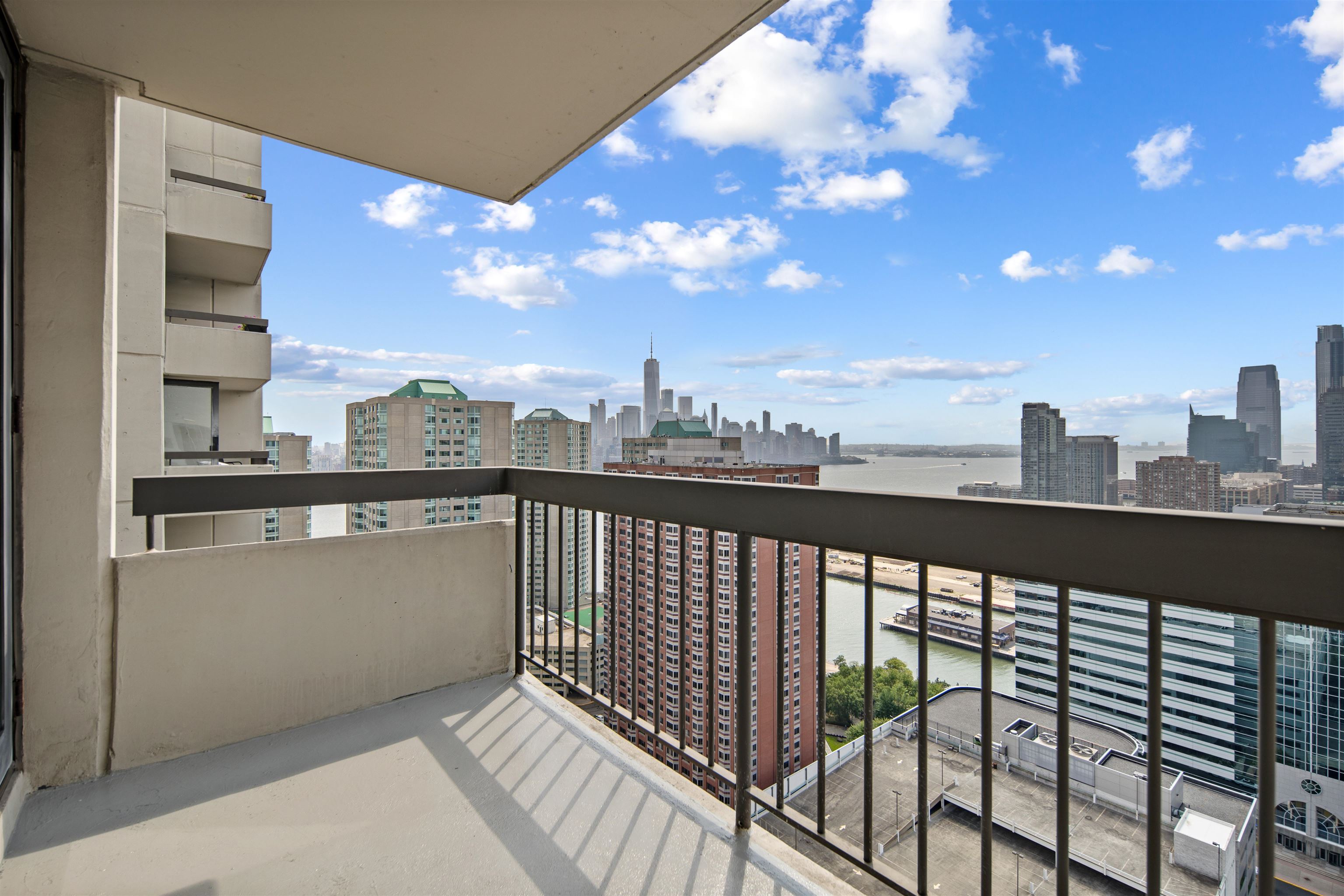 Residential Lease in JC, Downtown 2