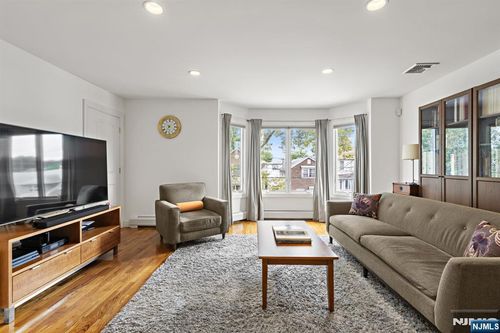 492 Jersey Ave, Fairview, NJ, 07022-1271 | Card Image