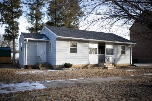 127 Center Ave N, Blooming Prairie, MN, 55917-1142 | Card Image