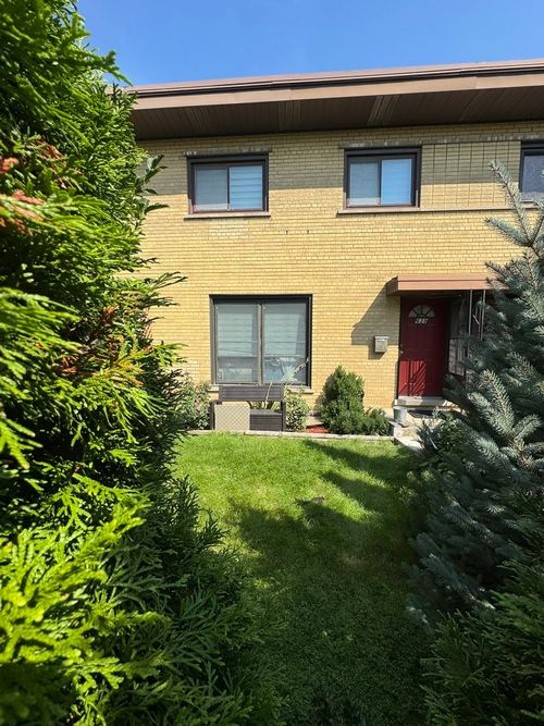 639 Maple Ct, Mount Prospect, IL, 60056-2116 | Card Image