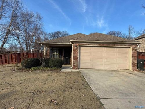 101 Bermuda Lakes Dr, Meridianville, AL, 35759-2602 | Card Image