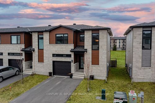 13 Livya St, Limoges, ON, K0A2M0 | Card Image