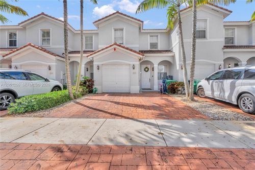1024 Ne 208th St, Miami, FL, 33179 | Card Image