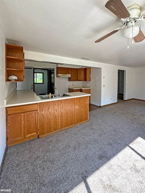 7464 Irish Rd, Millington, MI, 48746-9133 | Card Image