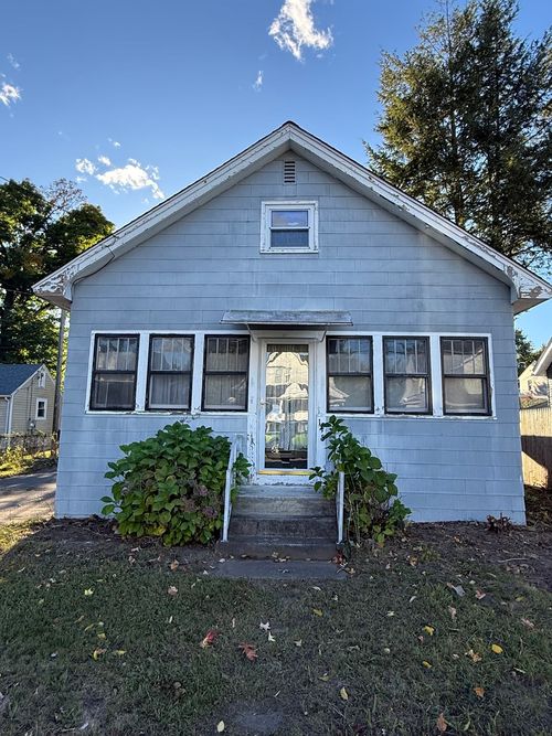 148 Denver St, Springfield, MA, 01109-1821 | Card Image