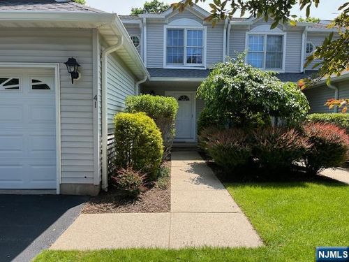41 Foxwood Sq, Old Tappan, NJ, 07675-7359 | Card Image