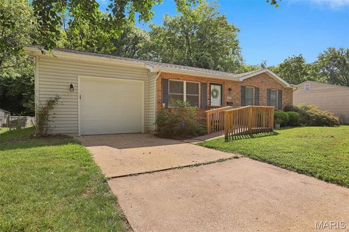 1704 E 9th St, Washington, MO, 63090-3513 | Card Image