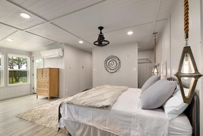 341 N Stallion Estates Dr, Home with 2 bedrooms, 2 bathrooms and 3 parking in Spring Branch TX | Image 37