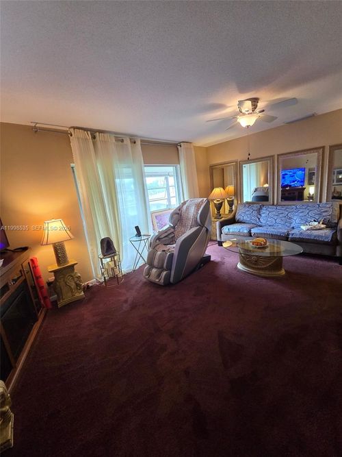 203-410 Ne 17th Ave, Boynton Beach, FL, 33435-2596 | Card Image