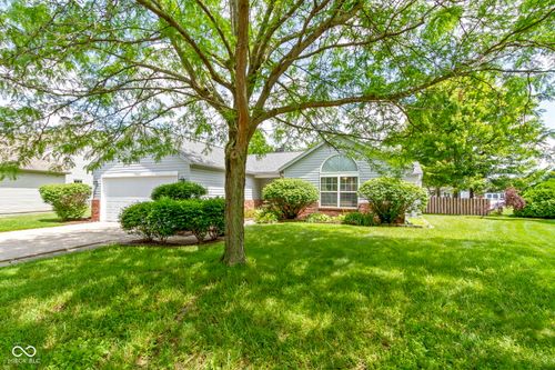 10262 Carmine Dr, Noblesville, IN, 46060-8380 | Card Image
