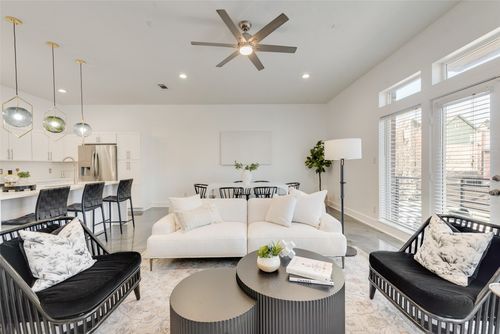 2-5711 Ross Ave, Dallas, TX, 75206-8095 | Card Image