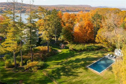 21 Curry Ln, Hyde Park, NY, 12538-1219 | Card Image