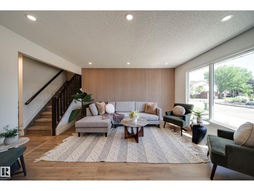 10343 172 Ave Nw, Edmonton, AB, T5X5C2 | Card Image